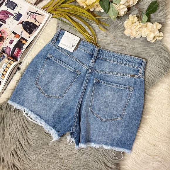NEW KanCan High Rise Women’s Cutoff Frayed Denim Shorts Sz 27 - Picture 7 of 10